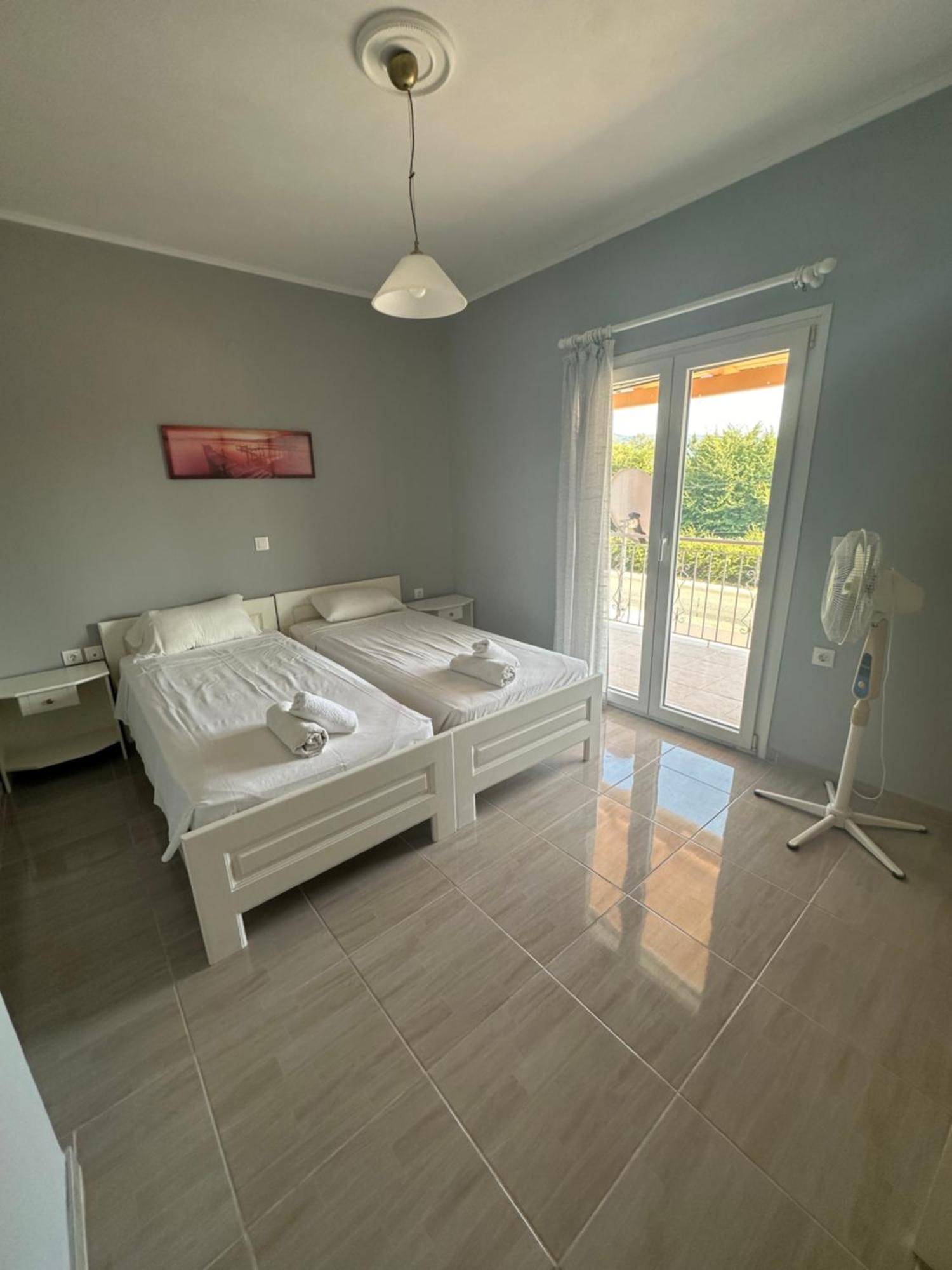 Telis Apartments Two 罗达 外观 照片